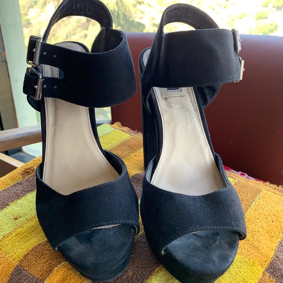 Sexy black platform sandals.  Size 7.  Forever 21 - Picture 7 of 8